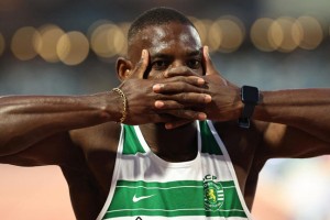 短跑名将埃斯梅模仿哲凯赖什庆祝：我不会辜负这个动作的意义