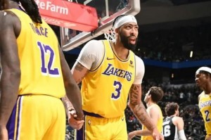 kaiyun-轻伤不下火线再砍37分 浓眉持续高光詹皇安心休战