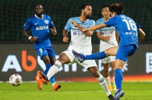 开云入口-错失追平榜首机会范帅遗憾 中场双核还需再试验