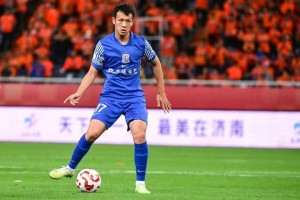 开云官网-踩踏犯规！高天意身背4张黄牌，下一轮对阵泰山将自动停赛