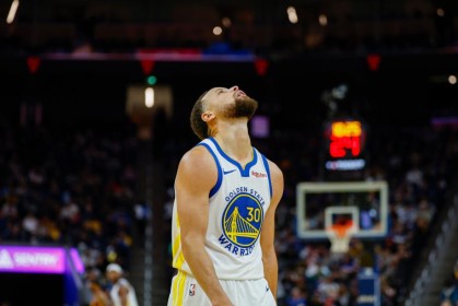 开云官网-库里31+5巴特勒30分 沃克24分勇士不敌老鹰